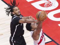 HTH-关于关键时刻突围战来临，深圳男篮围绕NBA季后赛强势反弹，赛场秩序良好，控场能力受关注的信息