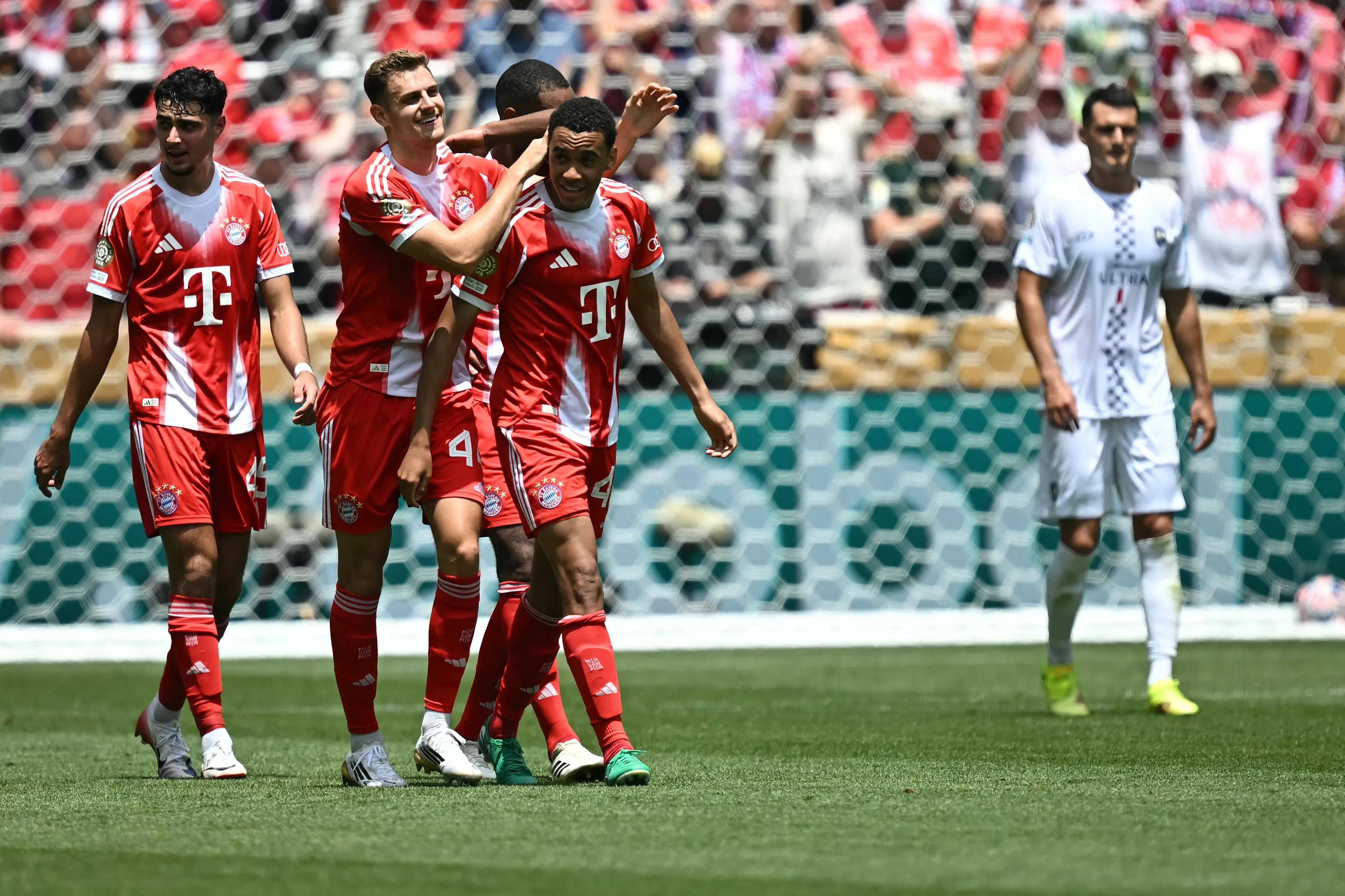 亚冠赛程吃紧，拜仁慕尼黑今夜刷新队史纪录，底气十足，轮换策略成焦点的简单介绍