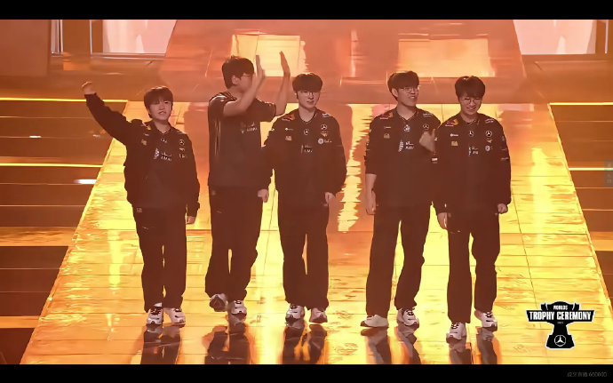 包含Faker连续三场比赛得分超过败北，SKT挑战极限！的词条